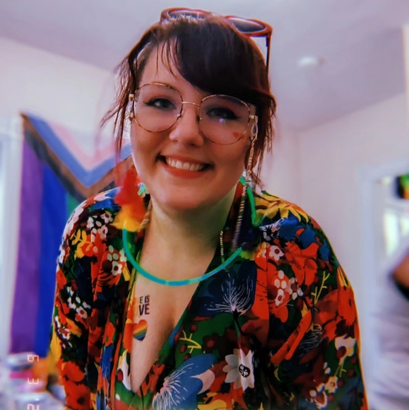 Meet your Posh Ambassador, Alexis - Picture 4 of 11